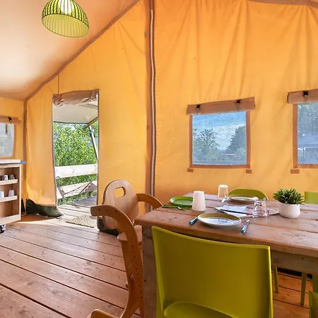 Safarilodge Standard 4 Pers Kamp alanı 3*