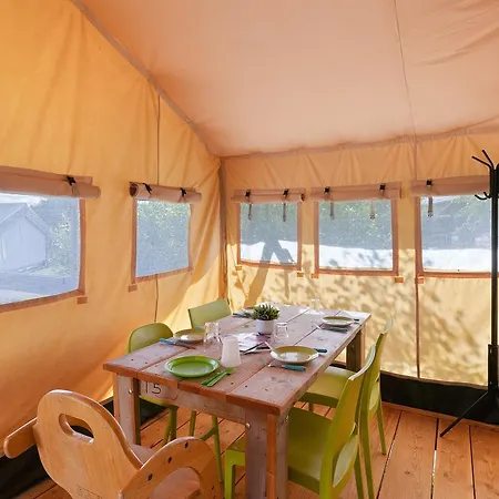 Safarilodge Standard 4 Pers Kamp alanı Jayac