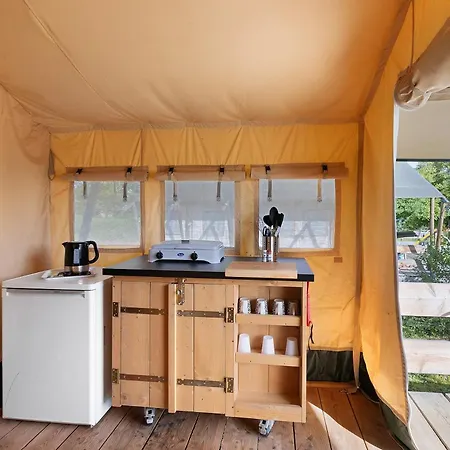 Safarilodge Standard 4 Pers Jayac