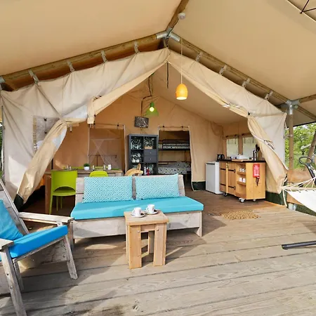 Safarilodge Standard 4 Pers Kamp alanı